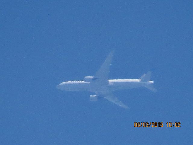 Boeing 777-200 (N210UA)