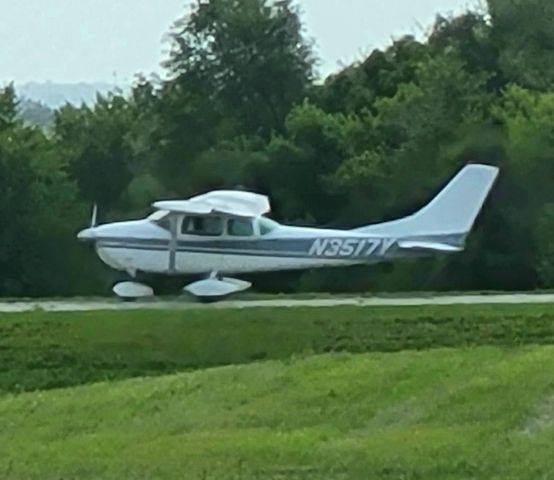 Cessna Skylane (N3517Y) - 08-28-21