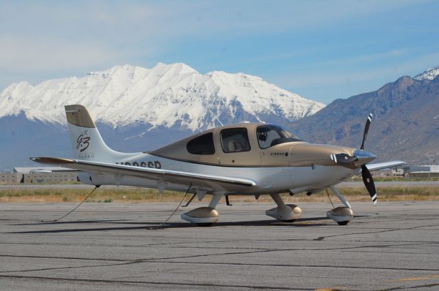 Cirrus SR-22 (N886SR)