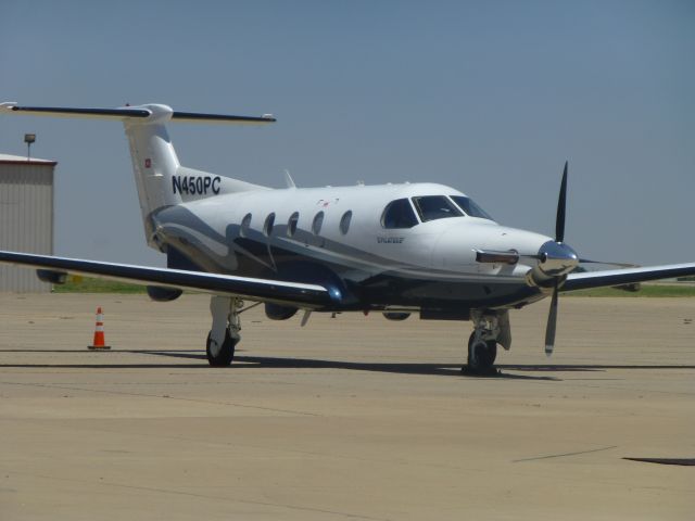 Pilatus PC-12 (N450PC)