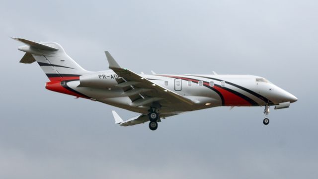 Bombardier Challenger 300 (PR-ADB)