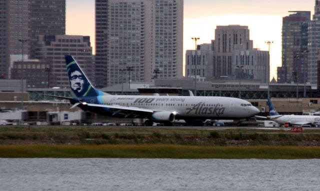 Boeing 737-900 (N248AK)