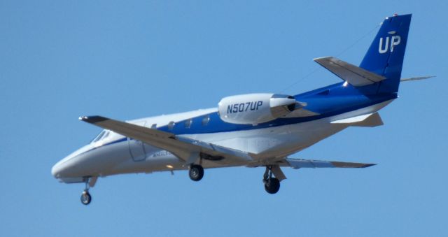 Cessna Citation Excel/XLS (N507UP) - On short final is this 2005 Cessna Citation 560XLS from the Winter of 2022.