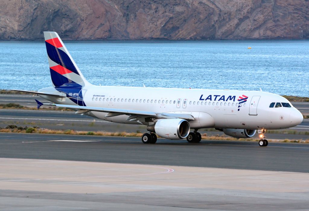 Airbus A320 (PR-MYN)
