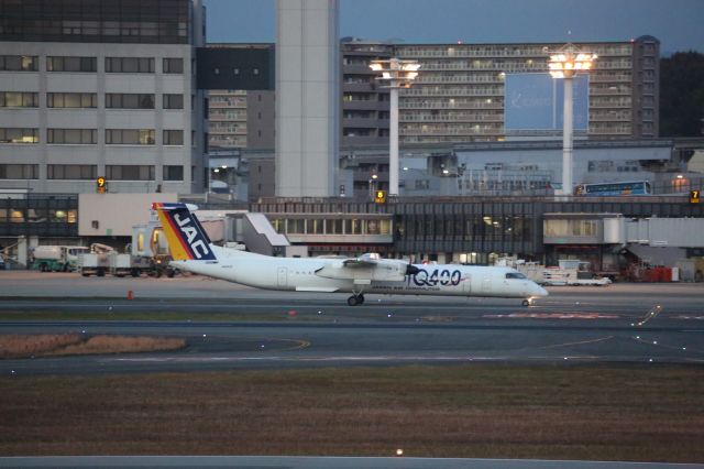 de Havilland Dash 8-400 (JA842C)