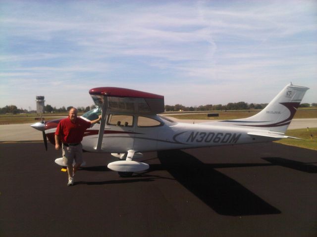 Cessna Skylane (N306DM) - Maier Force One in ROG for business.