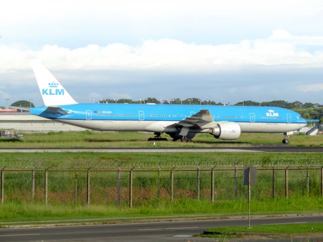 BOEING 777-300ER (PH-BVI)