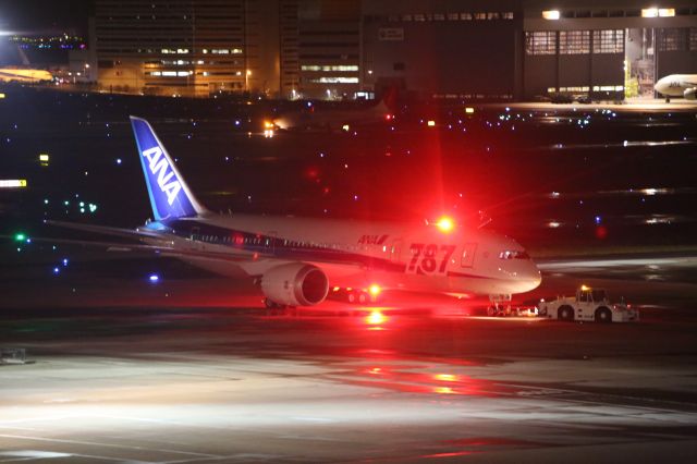 Boeing 787-8 (JA806A)