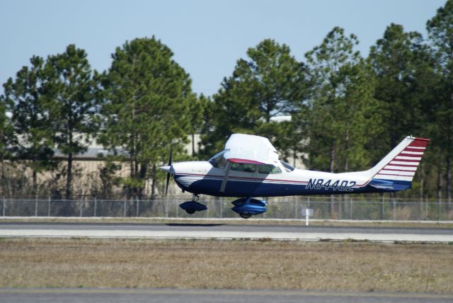 Cessna Skyhawk (N84402) - 1969Cessna 172K  - Student Pilot SOLO-first landing!