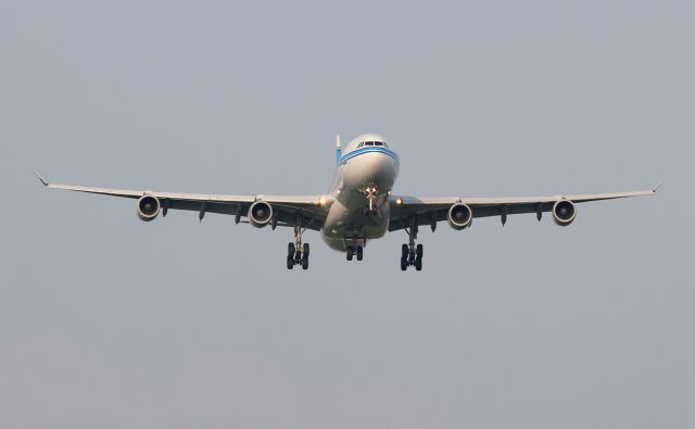 Airbus A340-300 (9K-ANA)