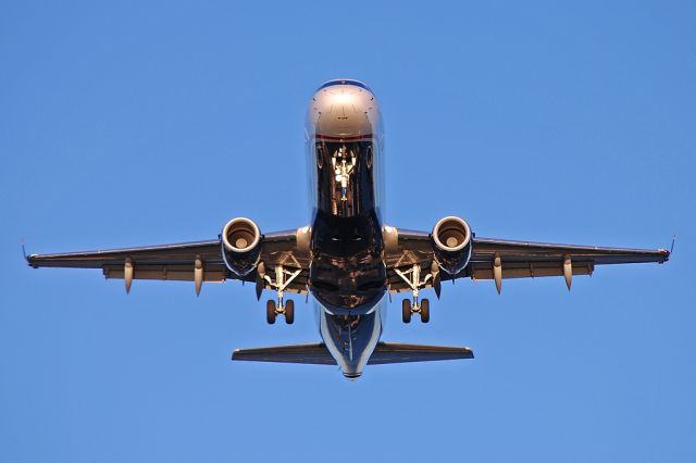 Embraer ERJ-190 (E190)