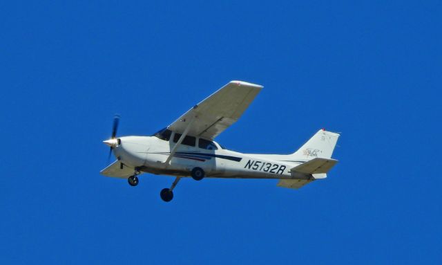 Cessna Skyhawk (N5132R)