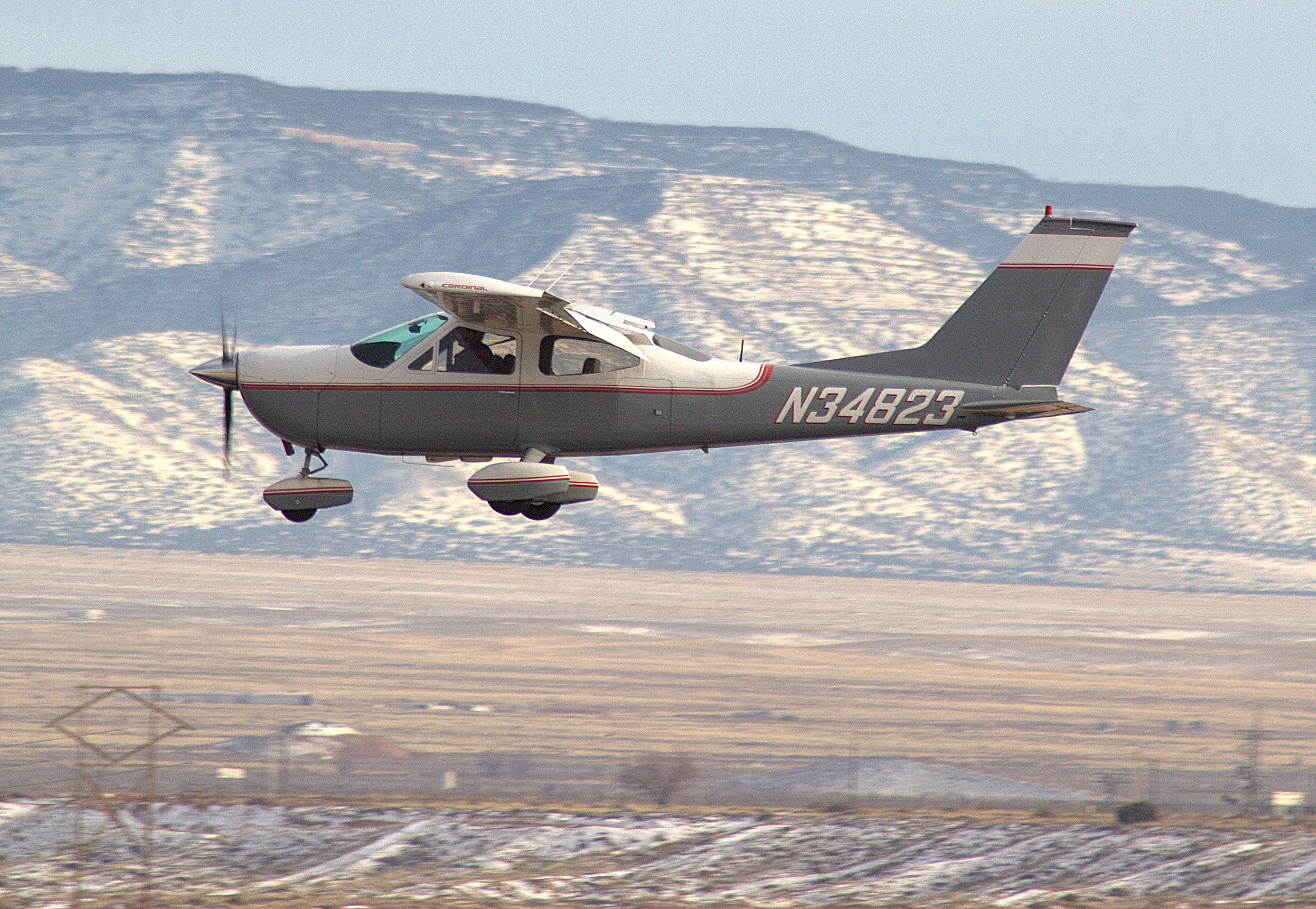 Cessna Cardinal (N34823)