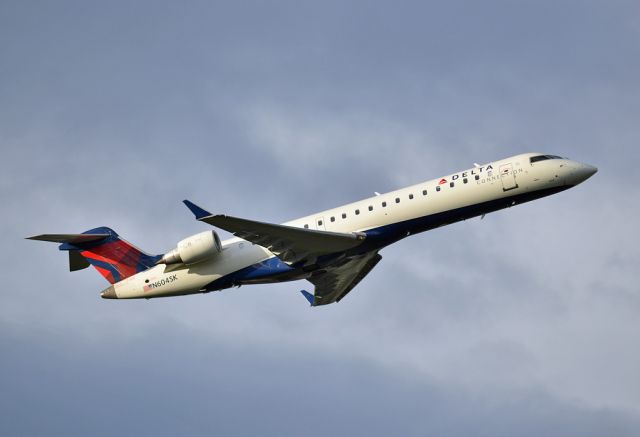 Canadair Regional Jet CRJ-700 (N604SK)