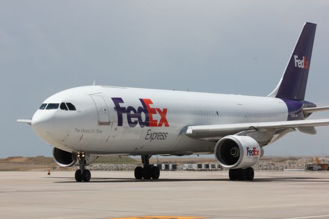 Airbus A300F4-600 (N743FD)