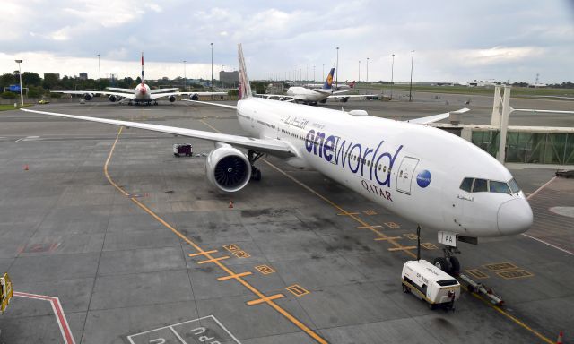 BOEING 777-300ER (A7-BAA) - Qatar Airways Boeing 777-3DZER A7-BAA in Johannesburg 