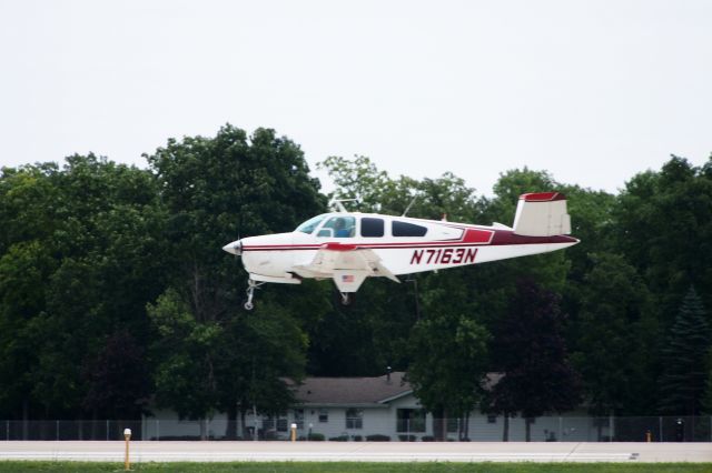 Beechcraft 35 Bonanza (N7163N)