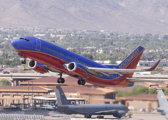 BOEING 737-300 (N606SW)