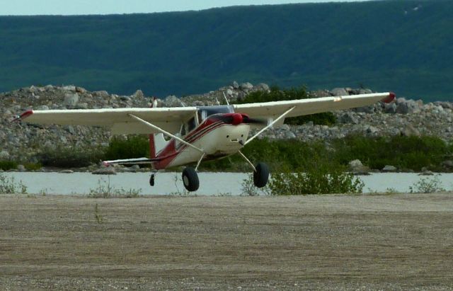 Cessna Skywagon 180 (N9641B) - Landing Strandline Glacier Alaska
