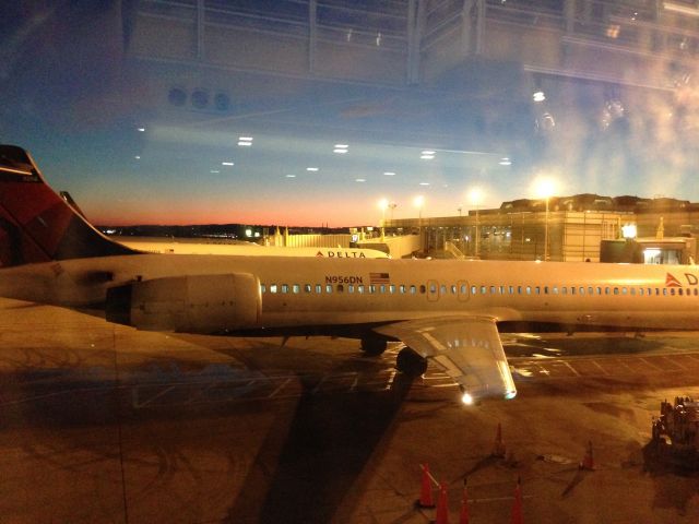 McDonnell Douglas MD-90 (N956DN) - Preparing to take off for Atlanta for a needed 1 week vacation.