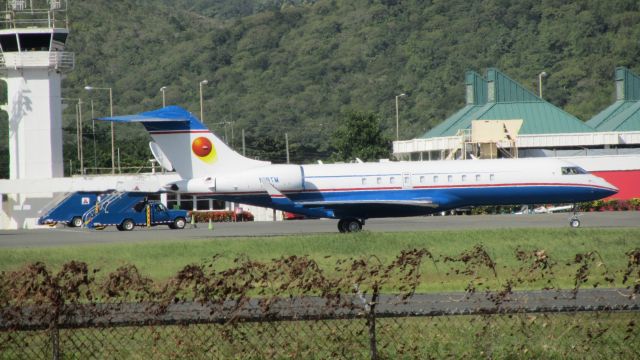 Bombardier Global Express (N18TM)