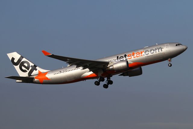 Airbus A330-200 (VH-EBF) - 24 NOV 2012