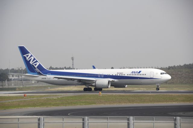 BOEING 767-300 (JA602A) - Departure at NRT Airport Runway 16L on 2011/11/3