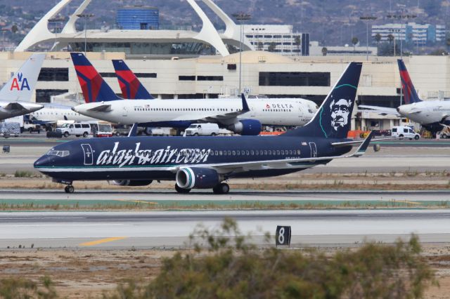 Boeing 737-800 (N548AS)