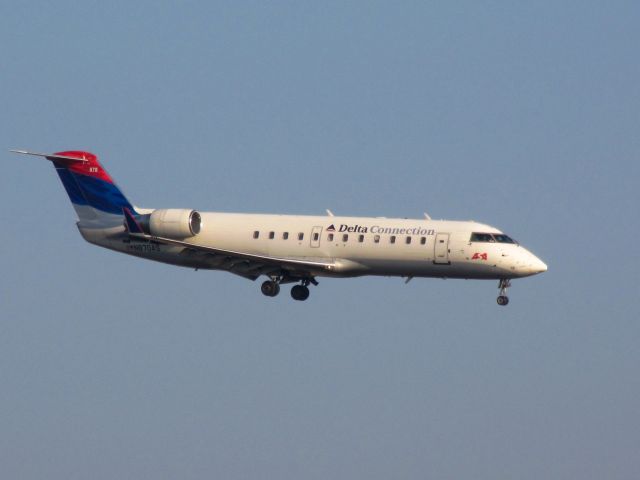 Canadair Regional Jet CRJ-200 (N870AS)