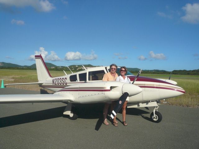 Piper PA-30 Twin Comanche (N203SC)