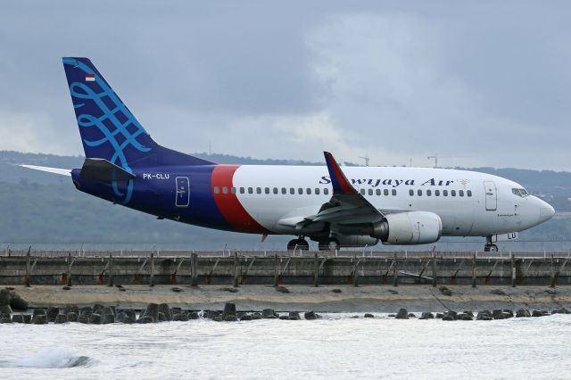 Boeing 737-700 (PK-CLU)