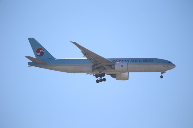 BOEING 777-200LR (HL8043)