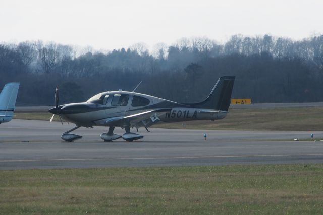 Cirrus SR-22 (N501LA)