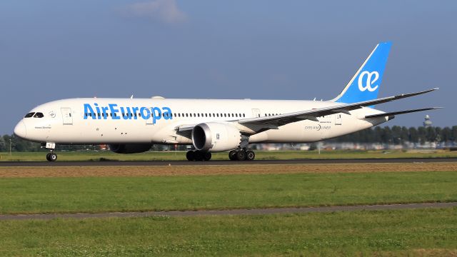 Boeing 787-9 Dreamliner —