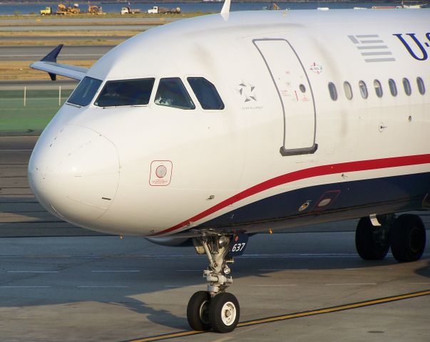 Airbus A320 (N637AW)