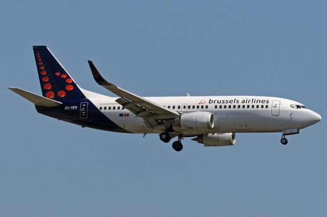 BOEING 737-300 (OO-VEH)