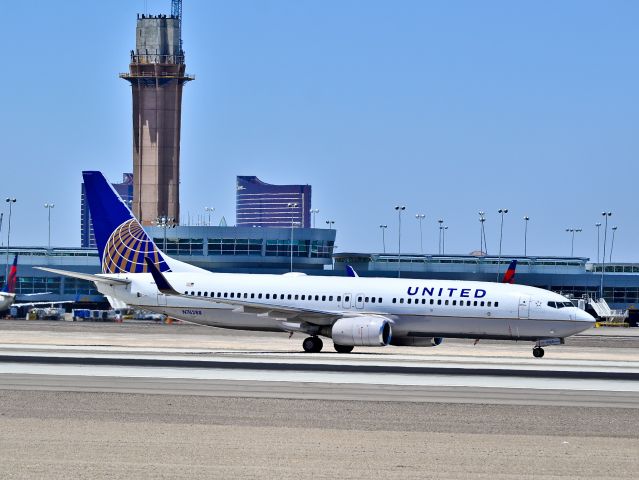 Boeing 737-800 (N76288) - N76288 United Airlines Boeing 737-824 (cn 33451/1516)  - Las Vegas - McCarran International (LAS / KLAS) USA - Nevada, May 31, 2012 Photo: Tomás Del Coro