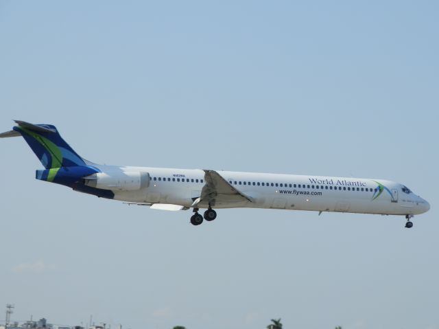 McDonnell Douglas MD-83 (N802WA)