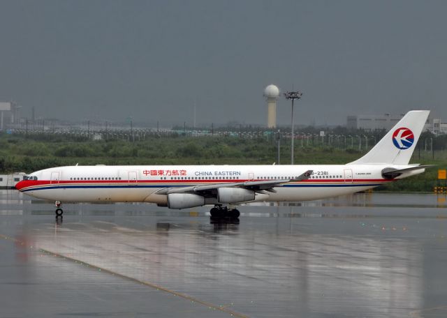 Airbus A340-300 (B-2381)