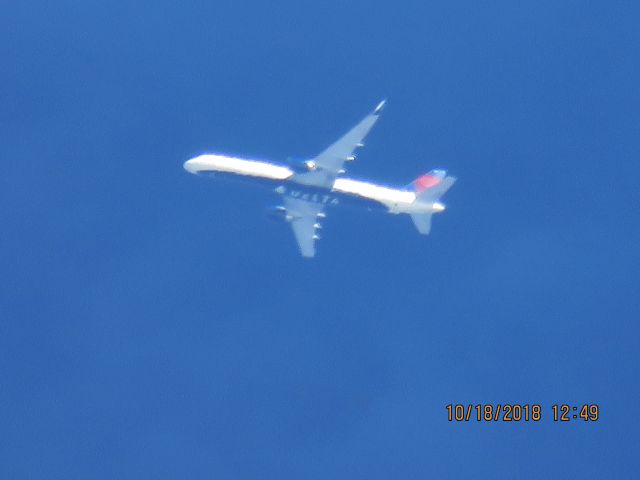 Boeing 757-200 (N819DX)