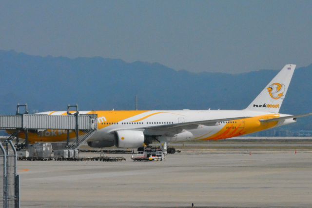 Boeing 777-200 (HS-XBA)