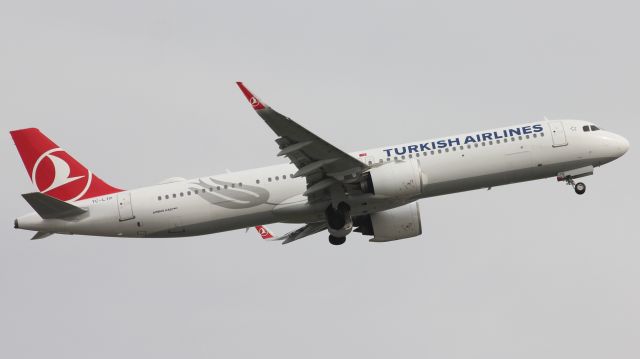 Airbus A321neo (TC-LTP)