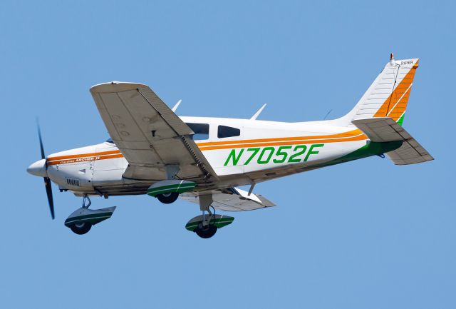Piper Cherokee (N7052F)