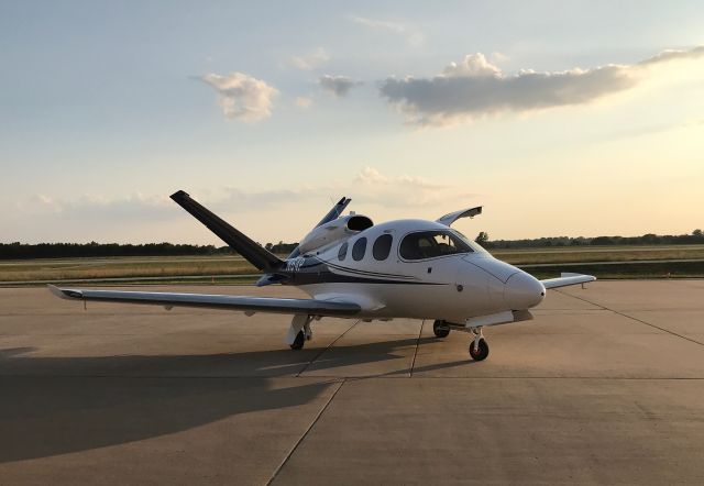 Cirrus Vision SF50 (N64P)