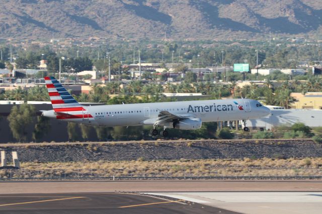 Airbus A321 (N584UW)