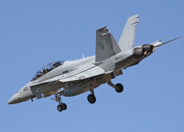 McDonnell Douglas FA-18 Hornet — - El Centro