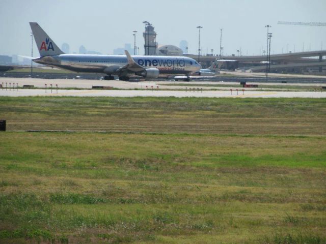 Boeing 757-200 (N174AA)