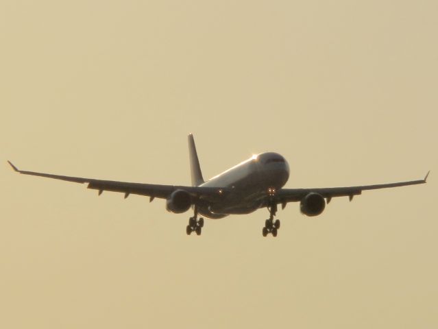 Airbus A330-300 (HB-JHJ)