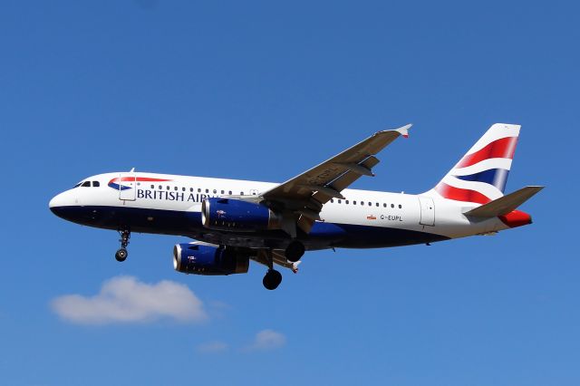 Airbus A319 (G-EUPL) - British Airways (BA) G-EUPL A319-131 [cn1239]br /London Heathrow (LHR). British Airways flight BA1311 arriving from Aberdeen (ABZ). br /Taken from Myrtle Avenue 'Gardens'. Hatton Cross (end of 27L runway)br /br /2018 08 02br /a rel=nofollow href=http://alphayankee.smugmug.com/Airlines-and-Airliners-Portfolio/Airlines/EuropeanAirlines/British-Airways-BAhttps://alphayankee.smugmug.com/Airlines-and-Airliners-Portfolio/Airlines/EuropeanAirlines/British-Airways-BA/a