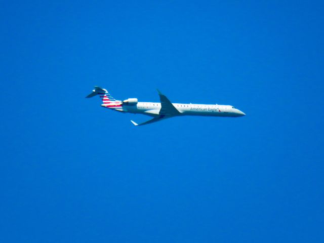 Canadair Regional Jet CRJ-900 (N955LR)